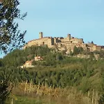 With Stables, Horses And The Ability To Make Horseback Riding Feriehus Monte Santa Maria Tiberina